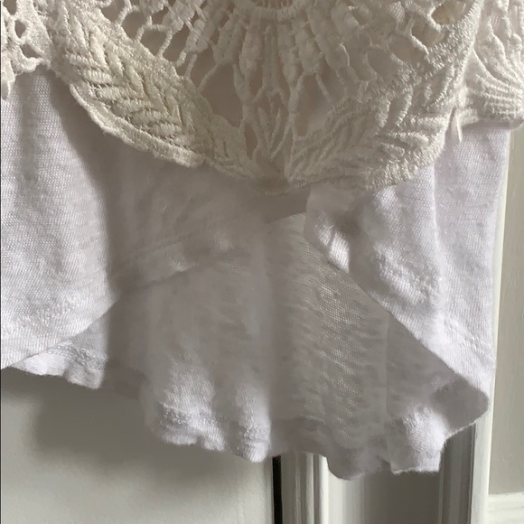 Asymmetrical lace top - Picture 4 of 4